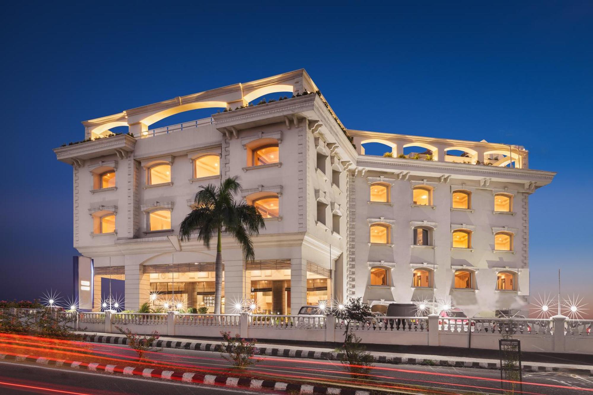 Inn Riviera Jammu Extérieur photo